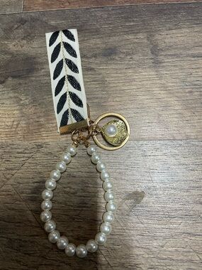 Pearl Bead Wristlet Keychain with Black Leaf Strap